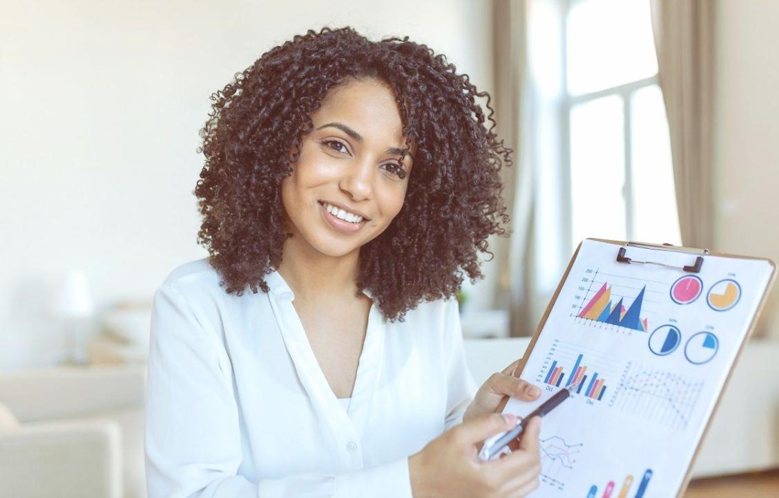 Analyse comparative de données financières sur écrans multiples